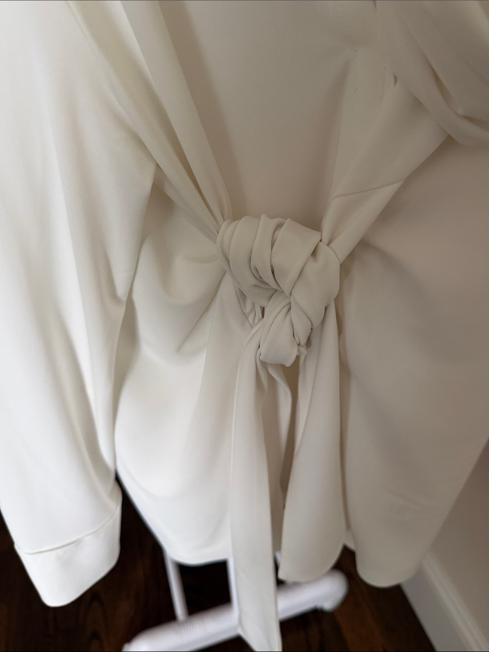 NWT Norma Kamali Women’s Cream Knot-Front Tunic - Picture 3 of 3
